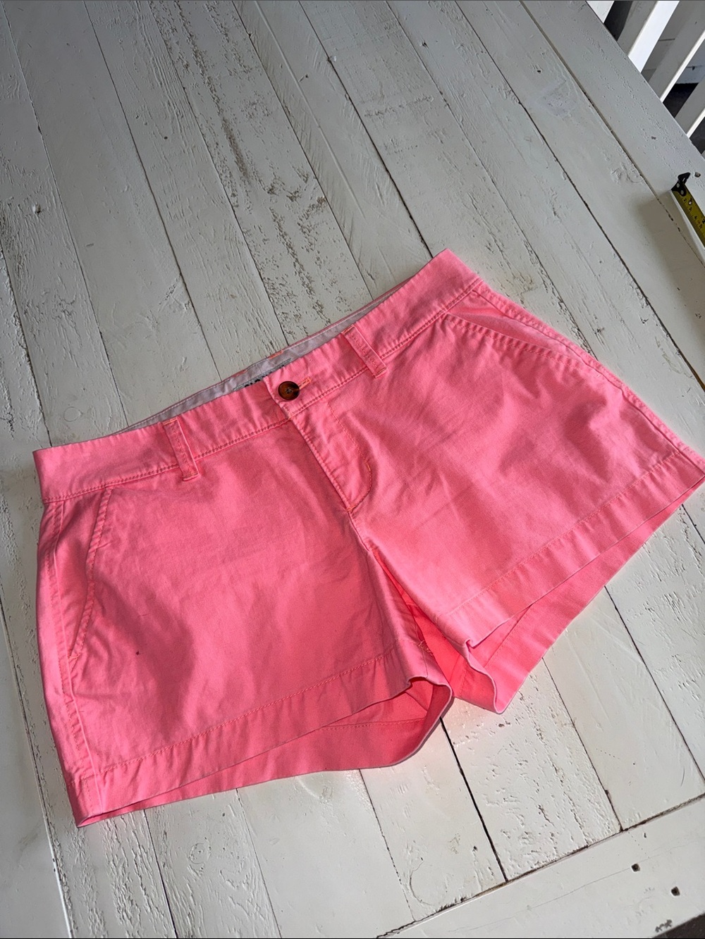Old navy Women’s neon Pink Casual Cotton Shorts 2reg 31” waist